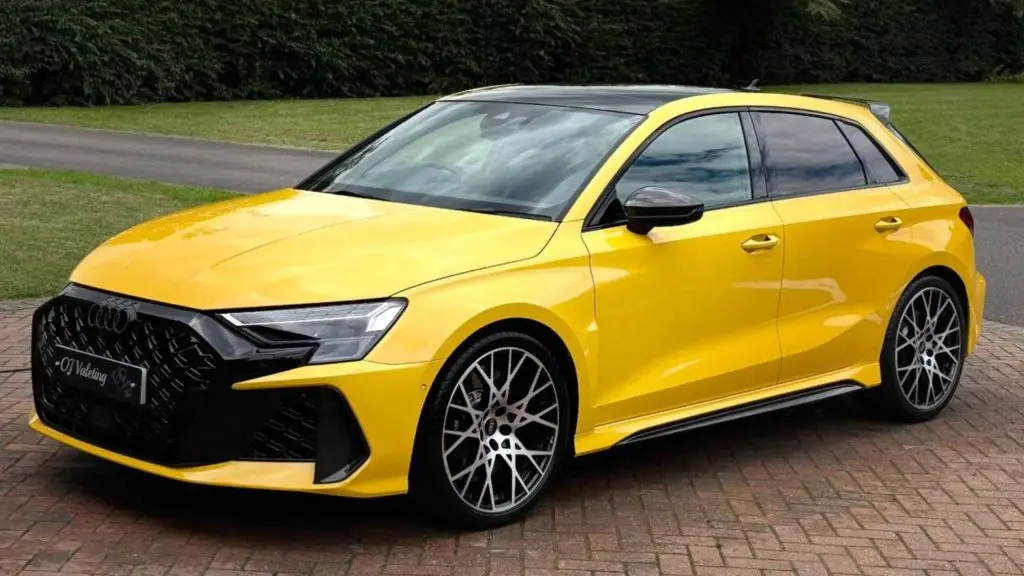 Keep That New Car Look The Benefits of Regular Maintenance Valeting in Lincoln